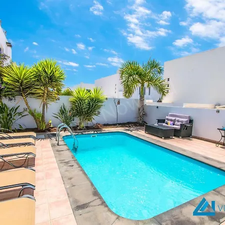 Ruby Lucas Playa Blanca (Lanzarote)